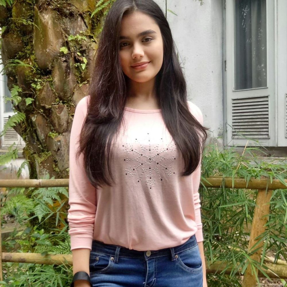 Chantiq Schager Artis Indonesia Blasteran Austria