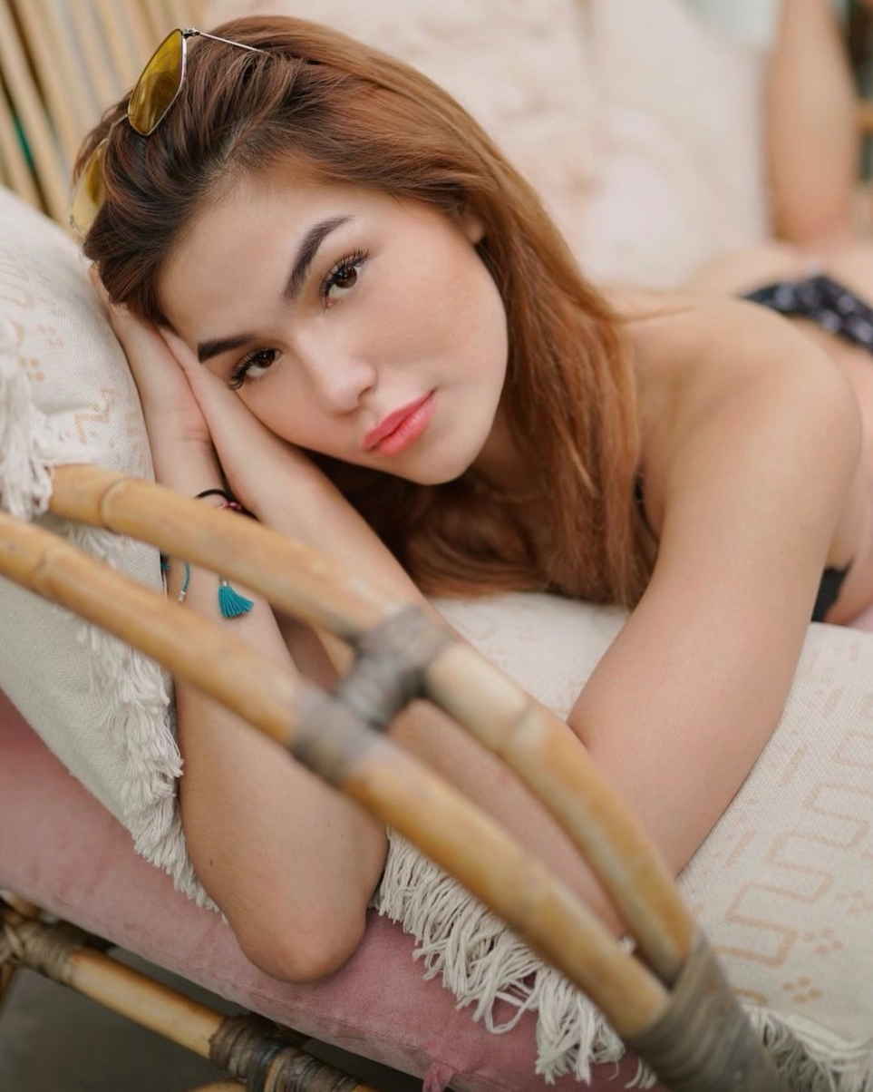 Julia Van Vloten, Pendatang Baru Dunia Hiburan