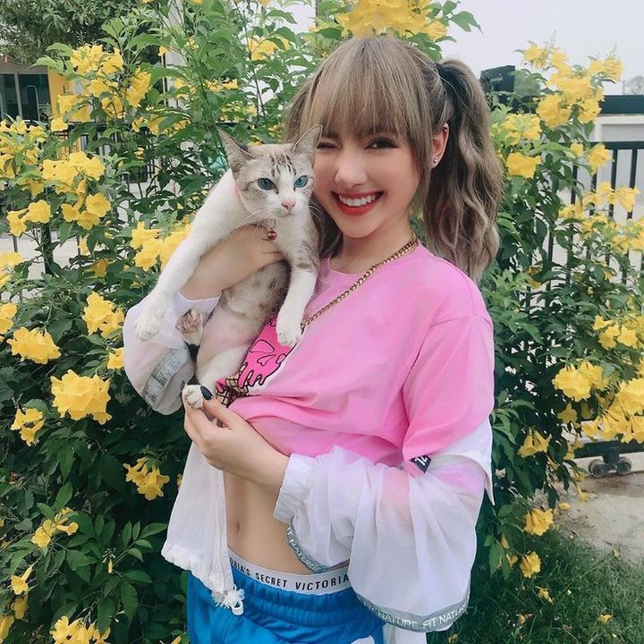 Jannine Weigel z